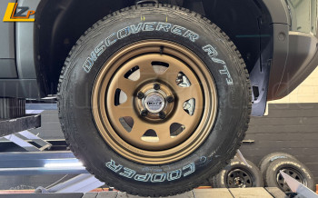 Dacia Duster III / Bigster Dotz Dakar Black/Bronze ET26 mit COOPER Discoverer AT3 Sport 2 Bronze