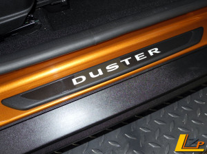 Dacia Duster II Einstiegsleisten Set Selbstleuchtend