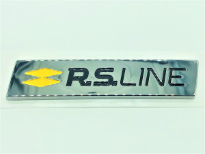 Renault Clio V RS.LINE Emblem in Chrom