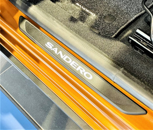 Dacia Sandero II / III Einstiegsleisten Beleuchtet