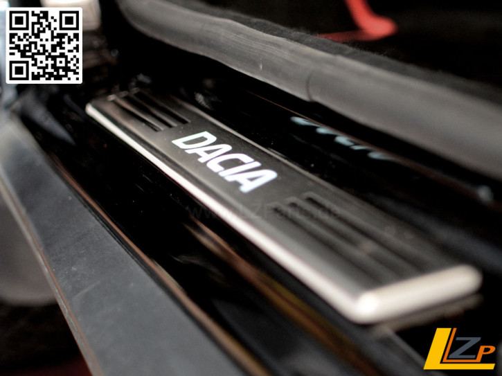 Edelstahl Einstiegsleiste Beleuchtet mit Dacia Schriftzug