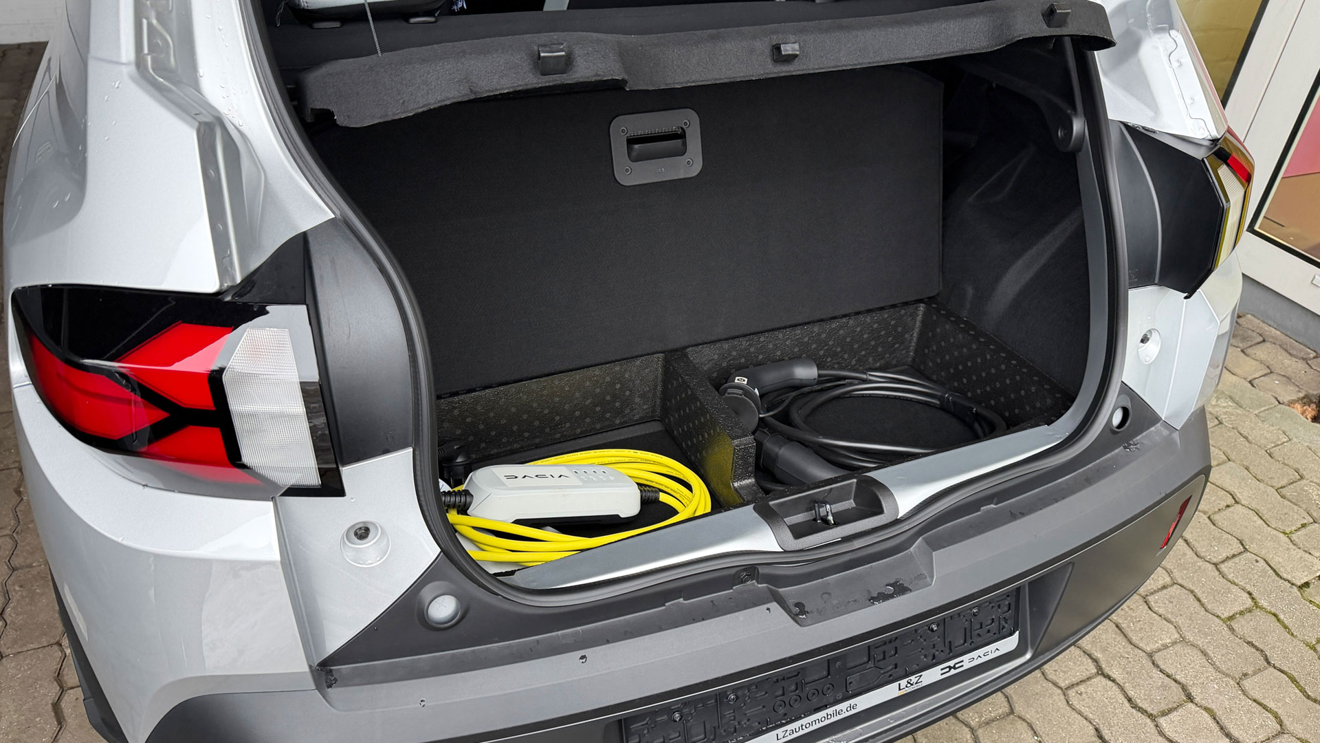 Der Doppelte Ladeboden für den Dacia Spring