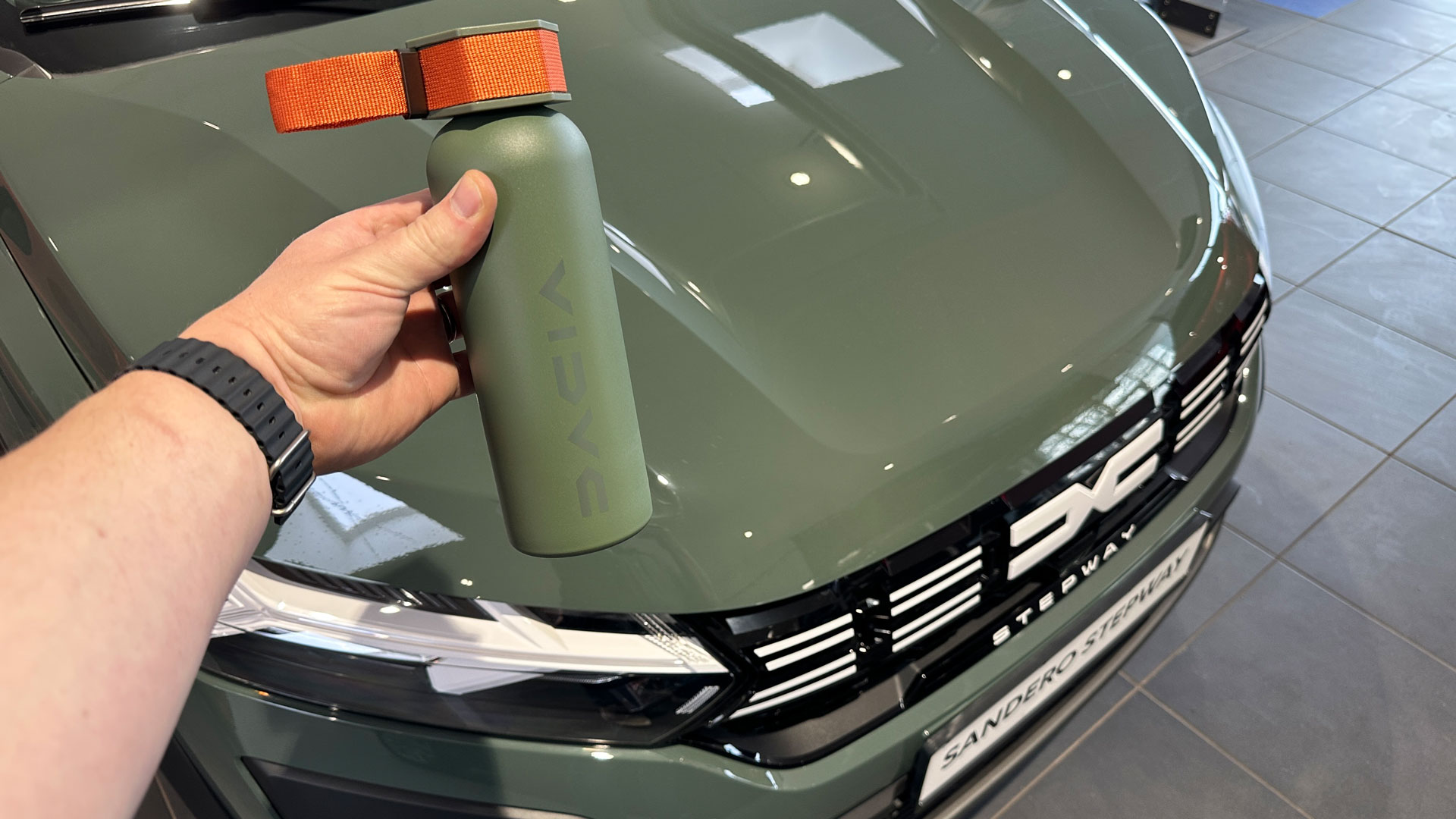Dacia New Logo Heißkalt erwischt die Thermosflasche