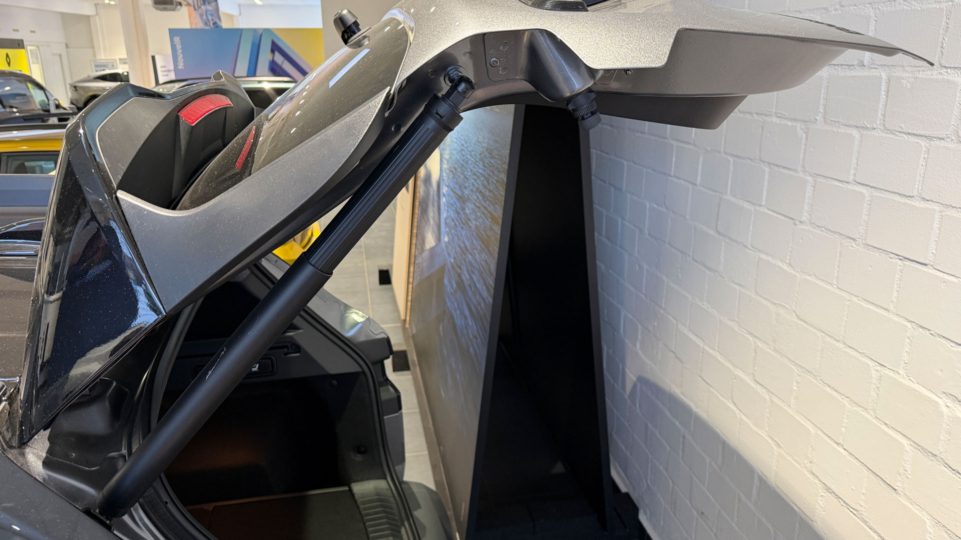 Kein Scherz! Die Elektrische Heckklappe zum Nachrüsten Dacia Duster III kommt. Hinweis im Angebot beachten!